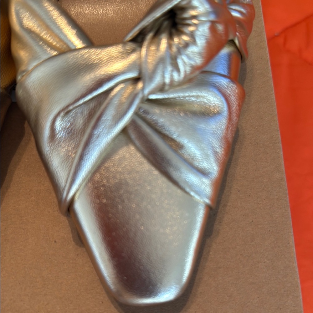 Vince Camuto Gold Heels with Bow Detail - Picture 5 of 16